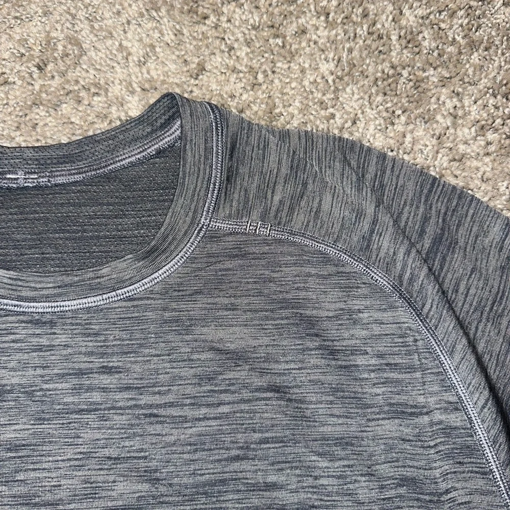 LIKE NEW Lululemon Men’s Metal Vent Tech Short Sleeve Athletic Shirt_4